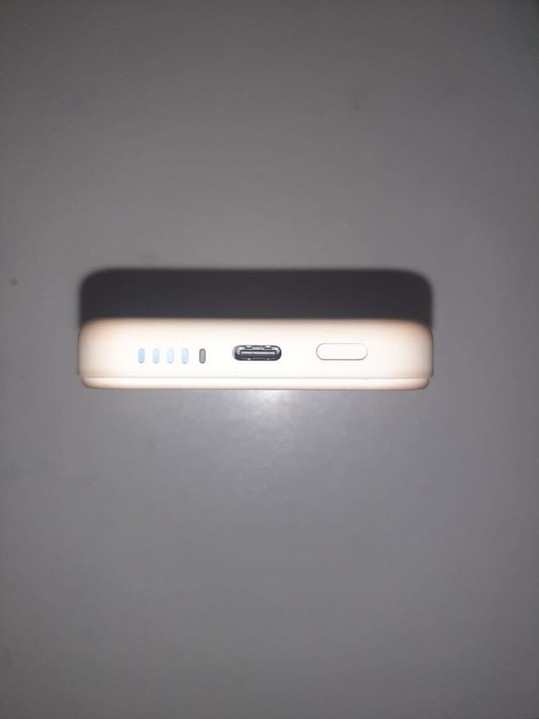 Дешево Umetravel M51 5000mAh White з ломбарду