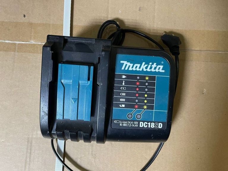 Розпродаж Makita DUM111SYX с АКБ и ЗУ, продавець Техноскарб