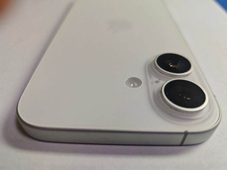 Apple iPhone 16 128GB Black (MYE73) Код:01-200625252. Зображення 10