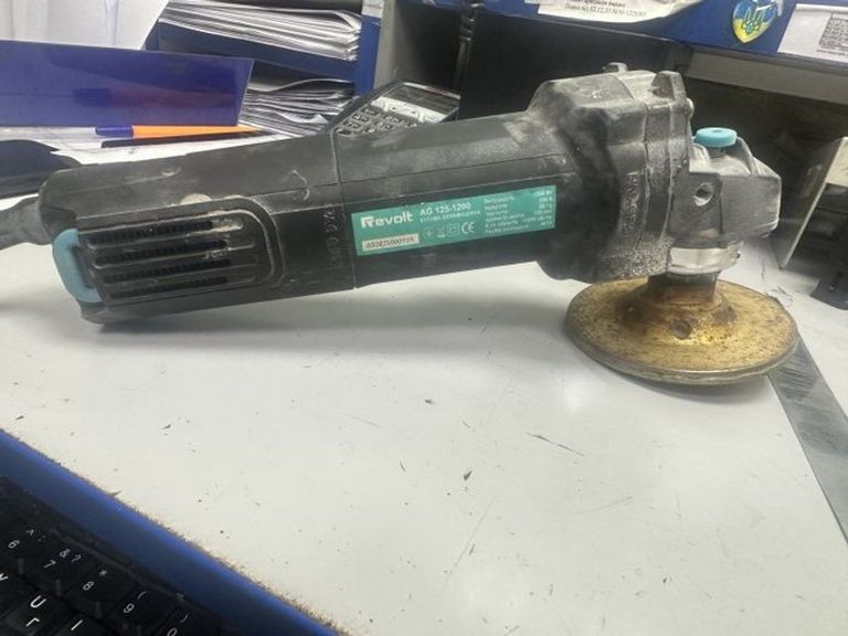 Дешево Revolt AG 125-1200 з ломбарду