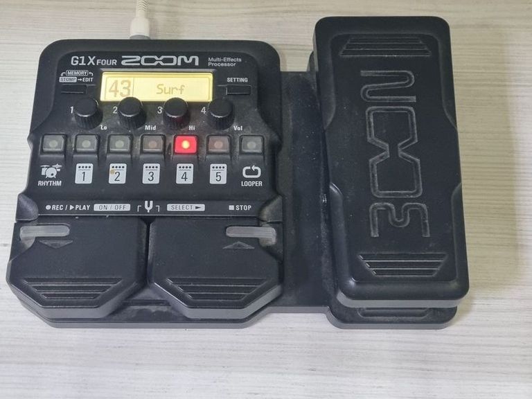 Оголошення Zoom G1X FOUR Б/У