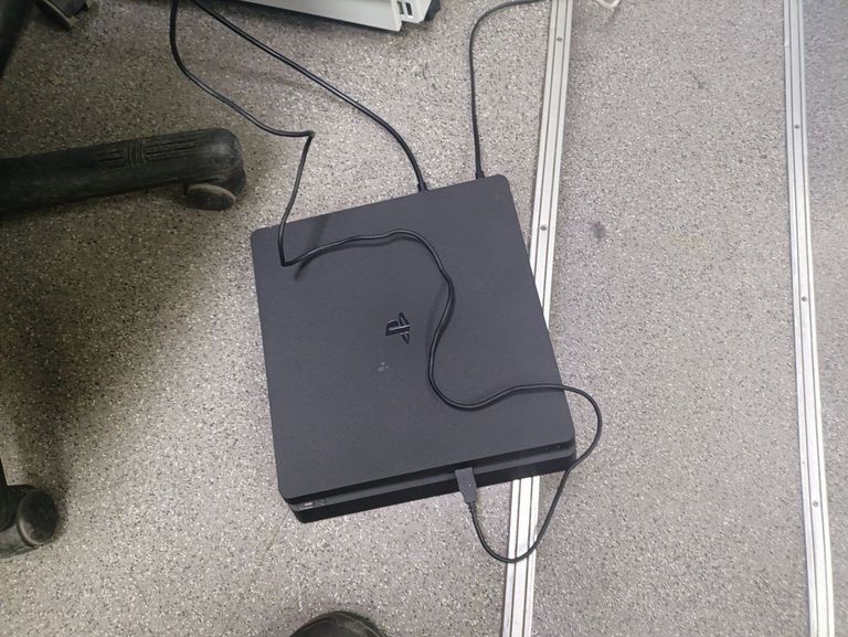 Купити Sony playstation 4 slim 500gb Б/У