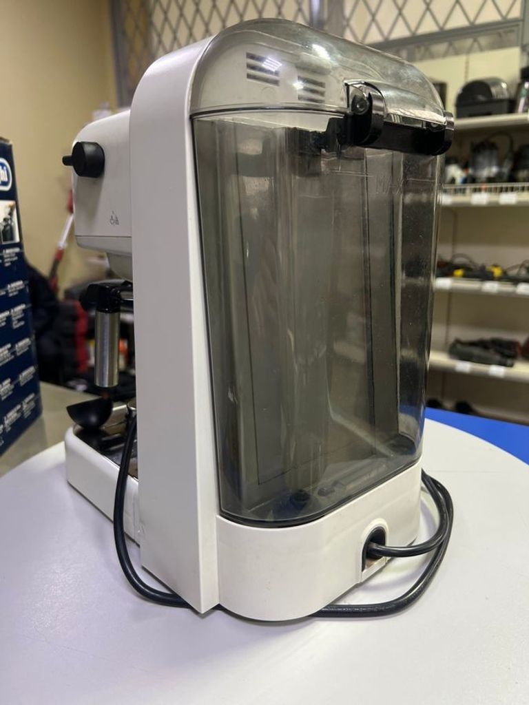 Дешиво Delonghi EC 251.B с ломбарда