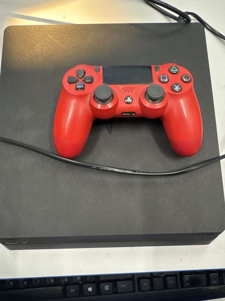 Купити  Sony PlayStation 4 Slim 1TB Black Б/У