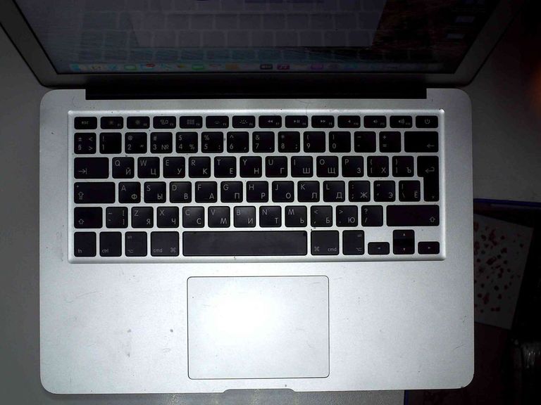 Купити Apple a1466/core i5 1,8 ghz/ram 8gb/ssd 120gb/hd graphics 6000 Б/У