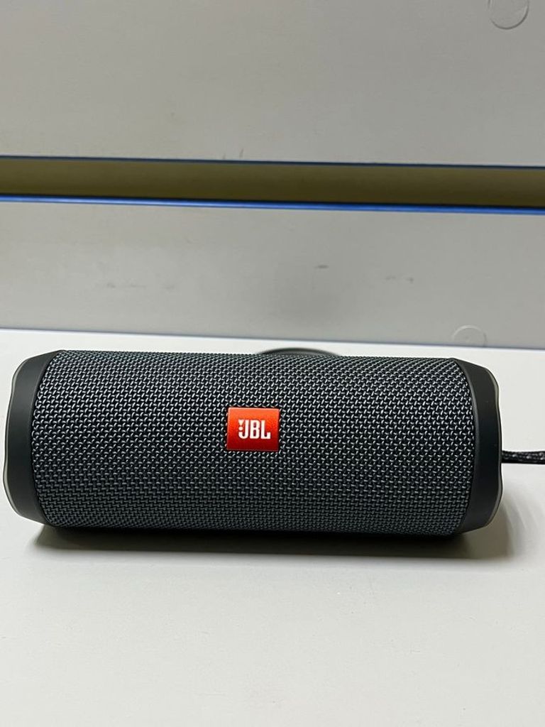 Купити Jbl flip essential 2 Б/У