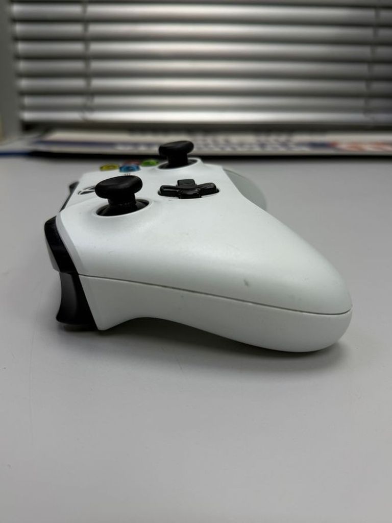 Дешево Microsoft xbox wireless controller 1708 з ломбарду