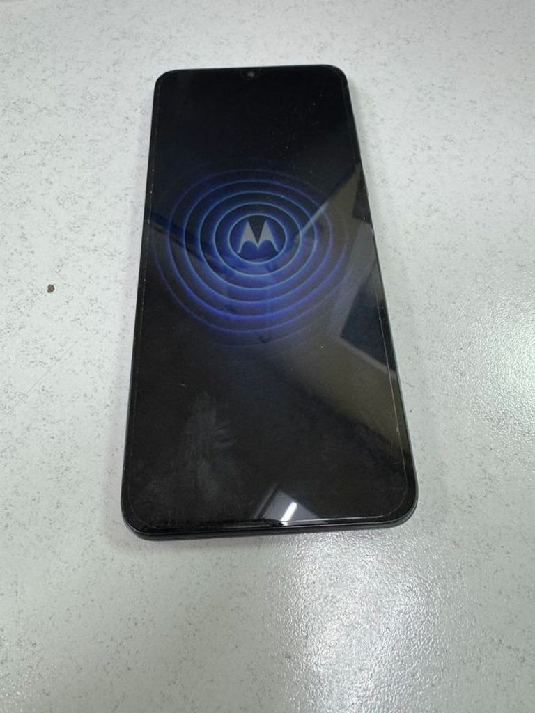 Купить Motorola moto e13 2/64gb Б/У