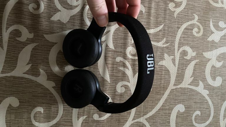 Дешиво Jbl e45bt с ломбарда