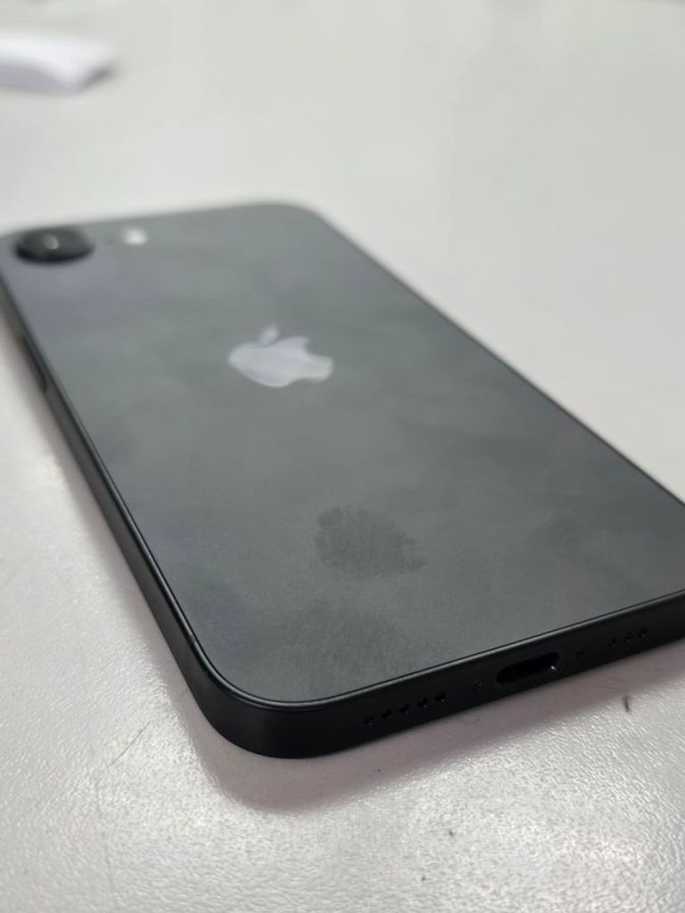 Распродажа Apple iPhone 16e 128GB Black, продавец Техноскарб