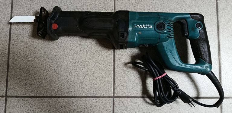Оголошення Makita jr 3050t Б/У