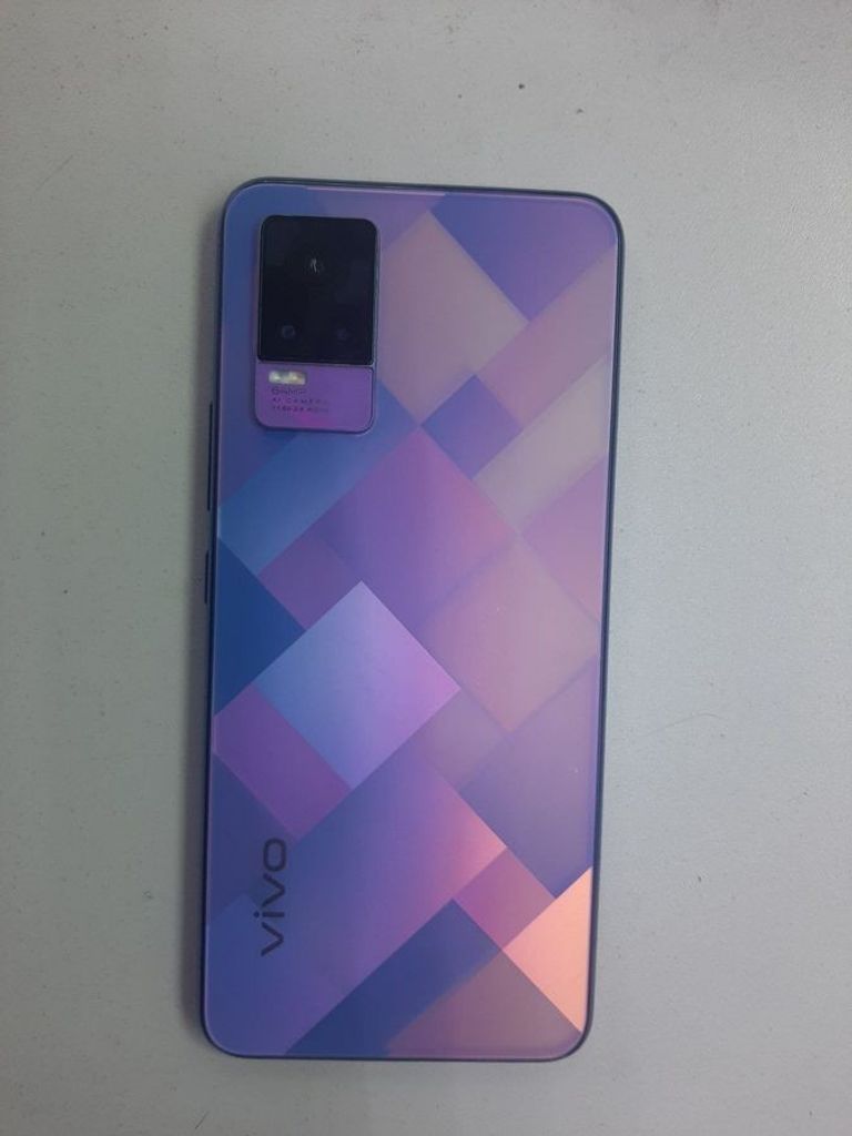 Дешево Vivo v21e 8/128gb з ломбарду