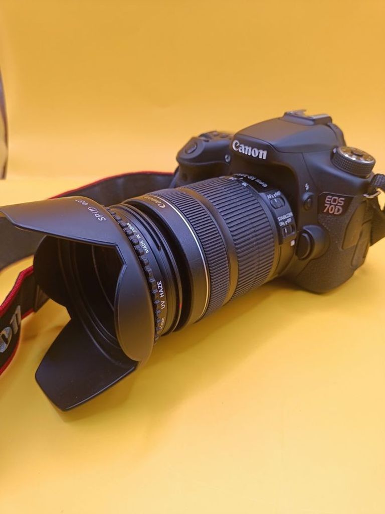Купити Canon eos 70d/ efs 18-135 mm 1:3,5-5,6 is stm Б/У