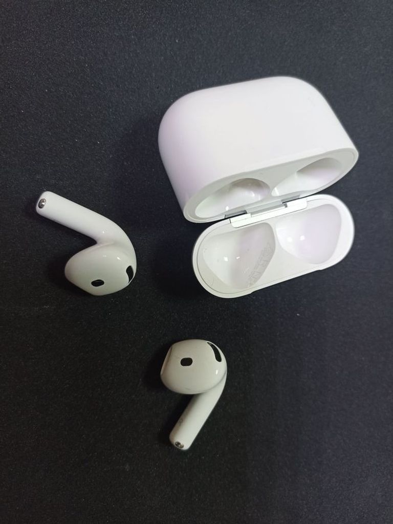 Дешево Apple airpods 4 з ломбарду