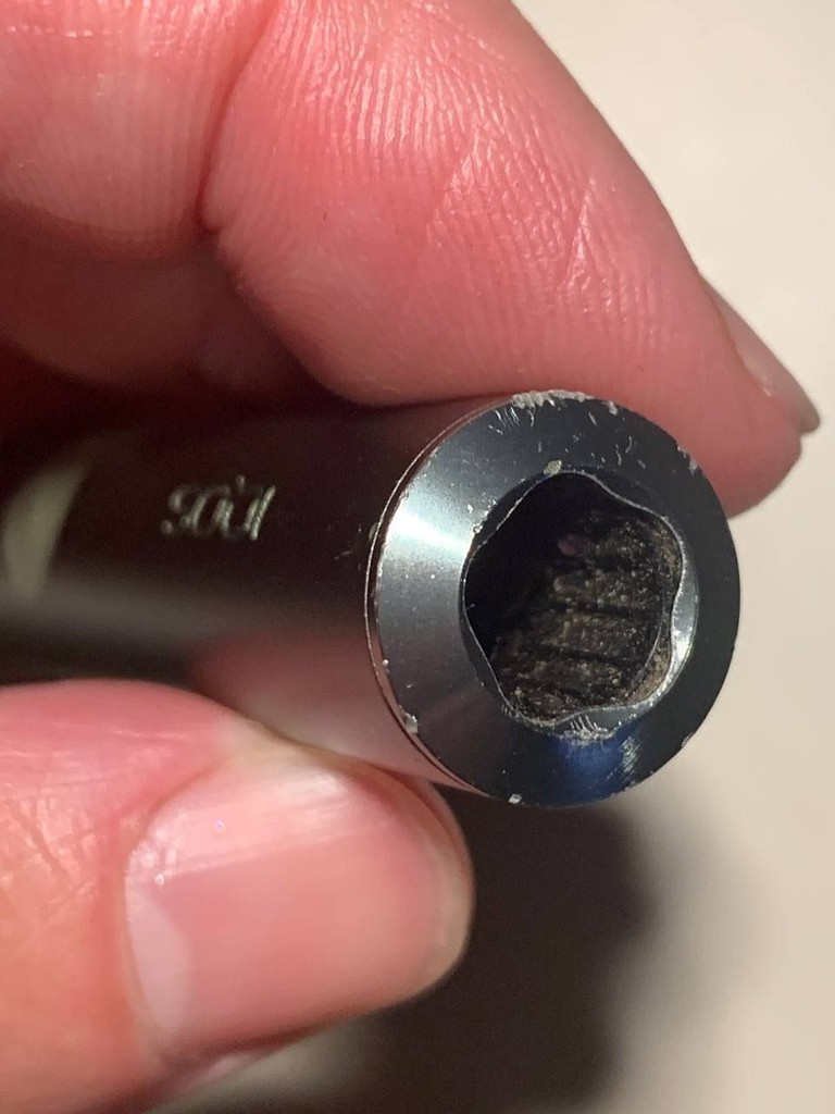 Дешево IQOS ILUMA зелений хакі з ломбарду