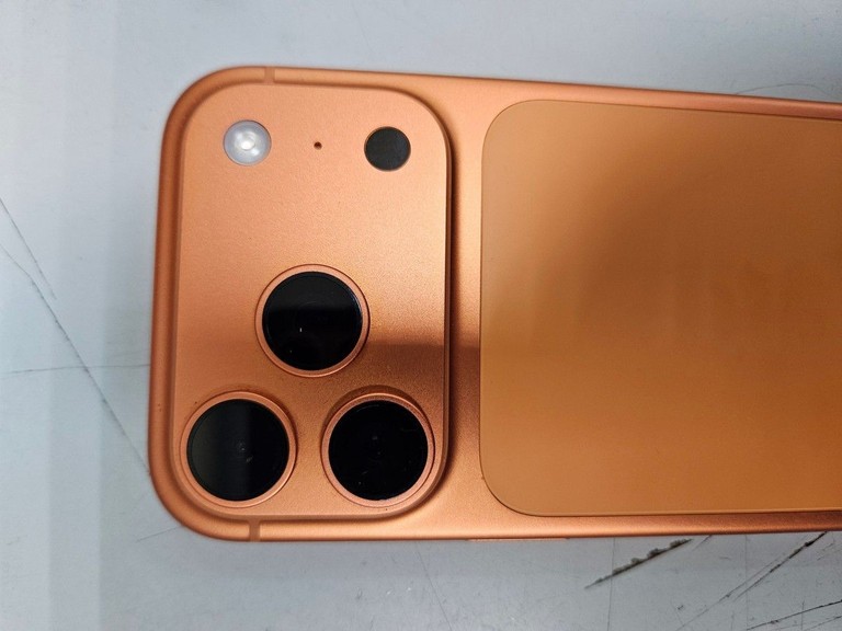 Apple iPhone 17 Pro 256GB Deep Blue (MG8J4) Код:01-200928424. Зображення 8