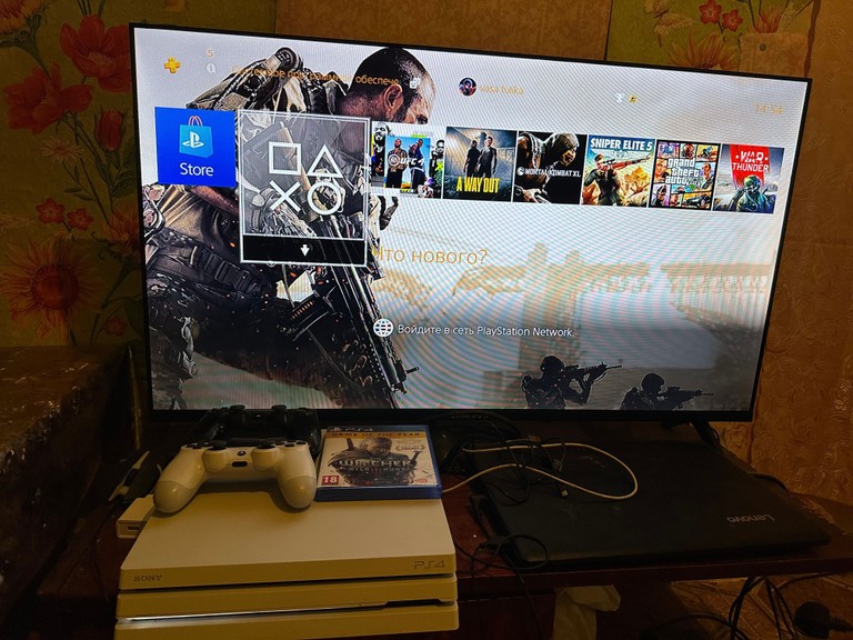 Дешиво Sony Playstation 4 Pro 1TB + DualShock 4 с ломбарда
