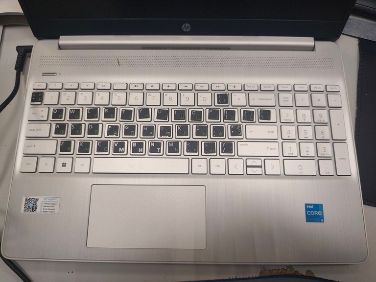 Дешиво Hp 15/core i3-1215u ddr5/8gb ddr5/hdd *відсутній/ssd 256 gb/*інтегрована с ломбарда