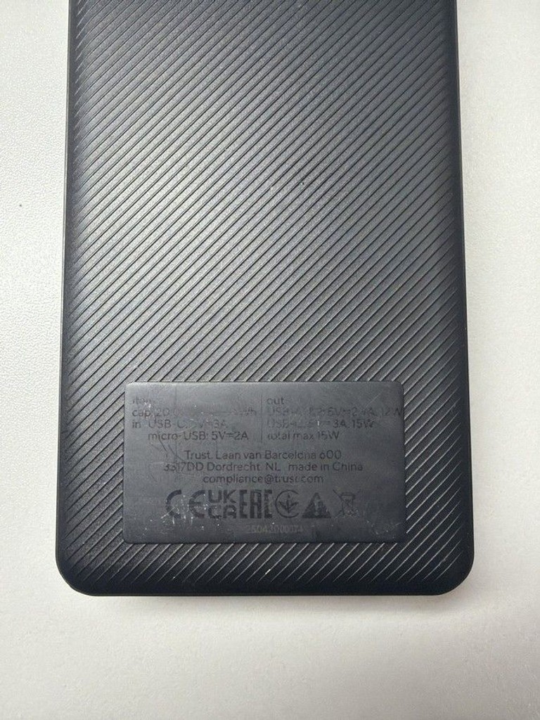 Дешево Trust 20000mah з ломбарду