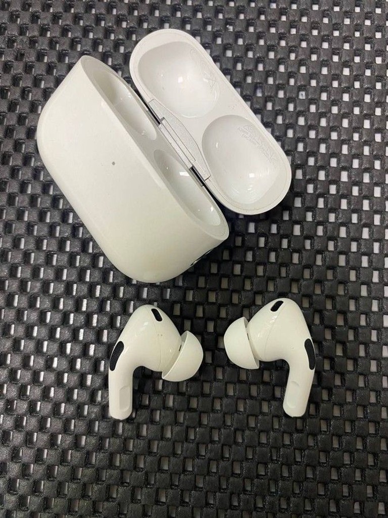 Apple airpods pro 2nd generation with magsafe charging case usb-c Код:01-200974404. Изображение 5