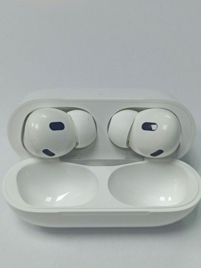 Дешево Apple airpods pro 2nd generation with magsafe charging case usb-c з ломбарду