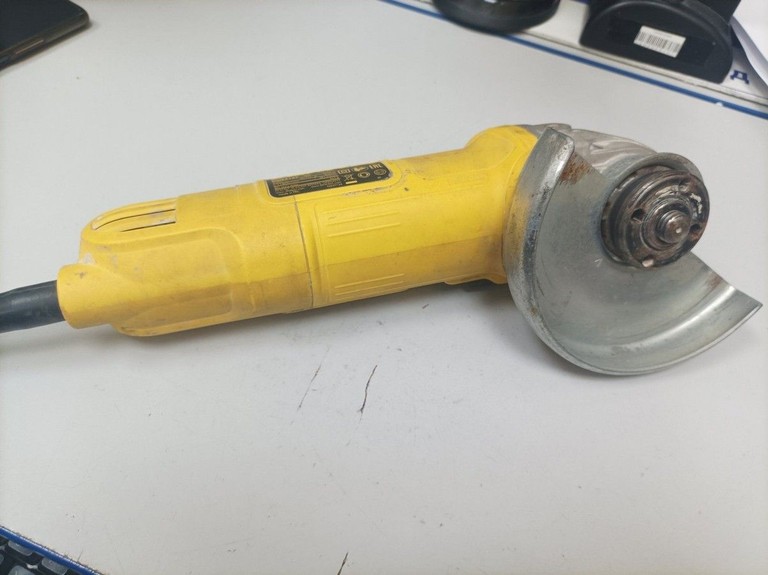 Оголошення Dewalt DWE4157 Б/У