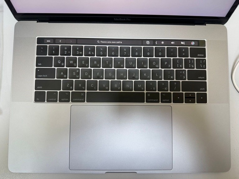 Оголошення Apple macbook pro a1707/екр. 15.4 core i7 2,9ghz/ ram16gb/ ssd512gb/intel hd graphics 630/touch bar Б/У