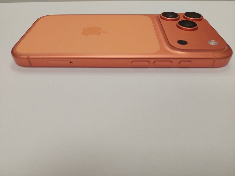 Apple iPhone 17 Pro 256GB Deep Blue (MG8J4) Код:01-201033545. Изображение 7