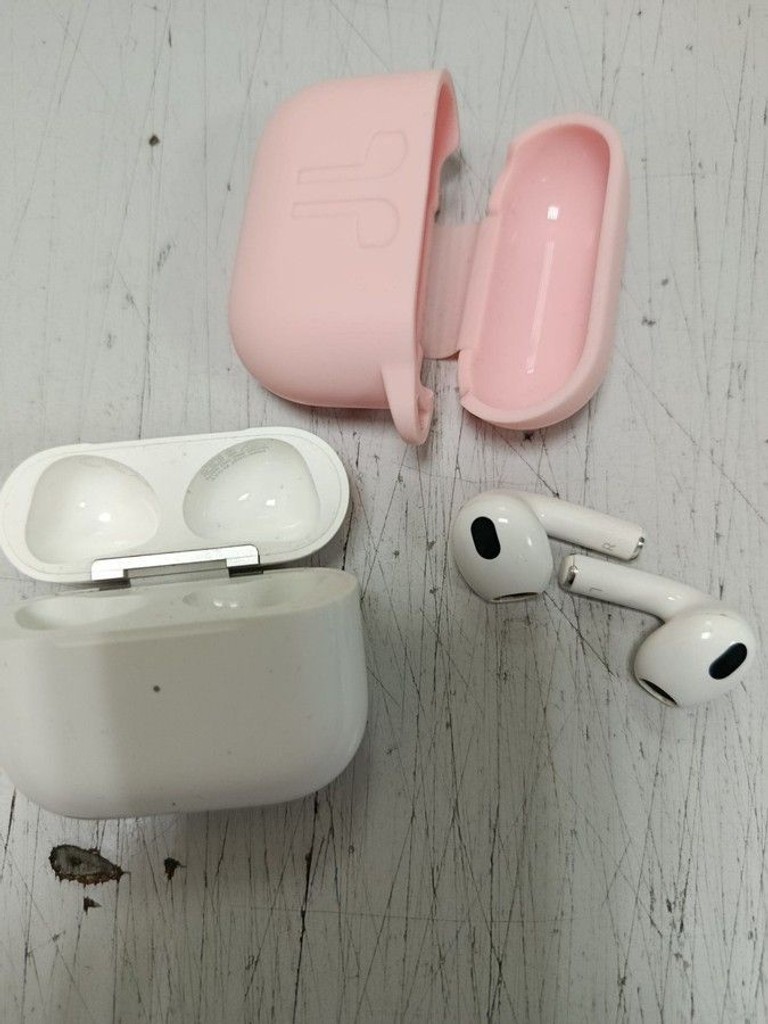 Купити Apple airpods 3rd generation Б/У