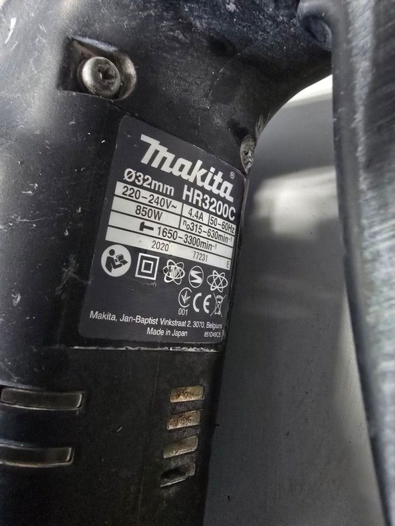Дешево Makita HR3200C з ломбарду