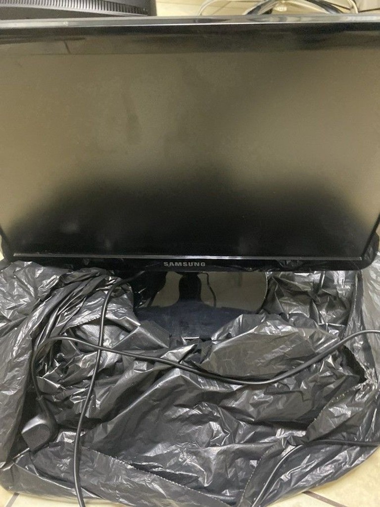 Дешиво Samsung s19a100n ls19a100ns с ломбарда