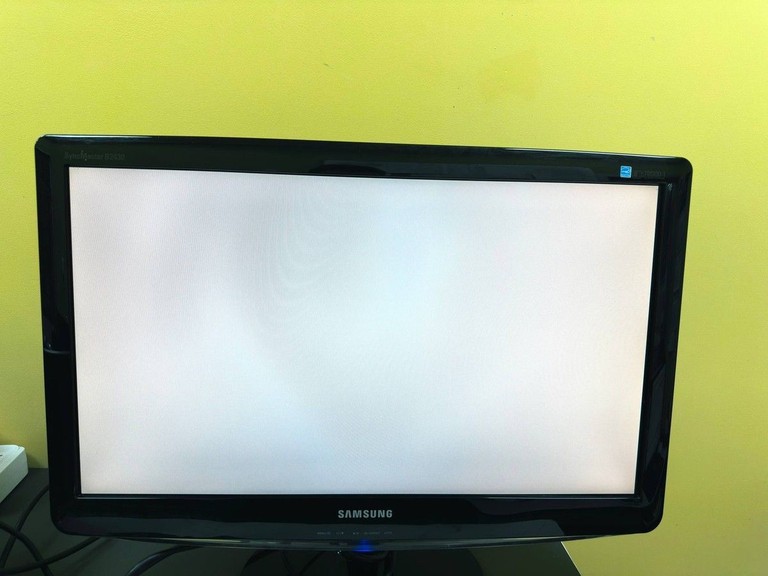 Розпродаж Samsung b2430l, продавець Техноскарб