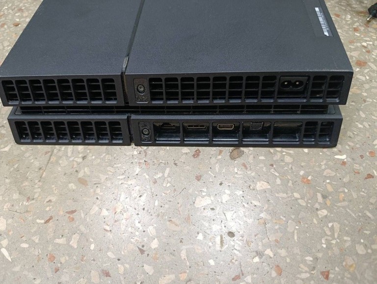 Дешиво Sony playstation 4 1tb с ломбарда