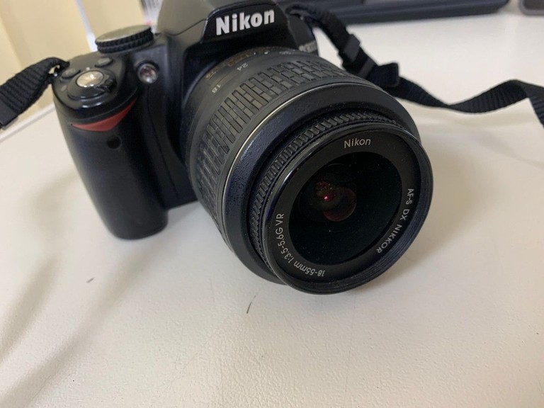 Оголошення Nikon d3000 nikon nikkor af-s 18-55mm 1:3.5-5.6g vr dx swm aspherical Б/У