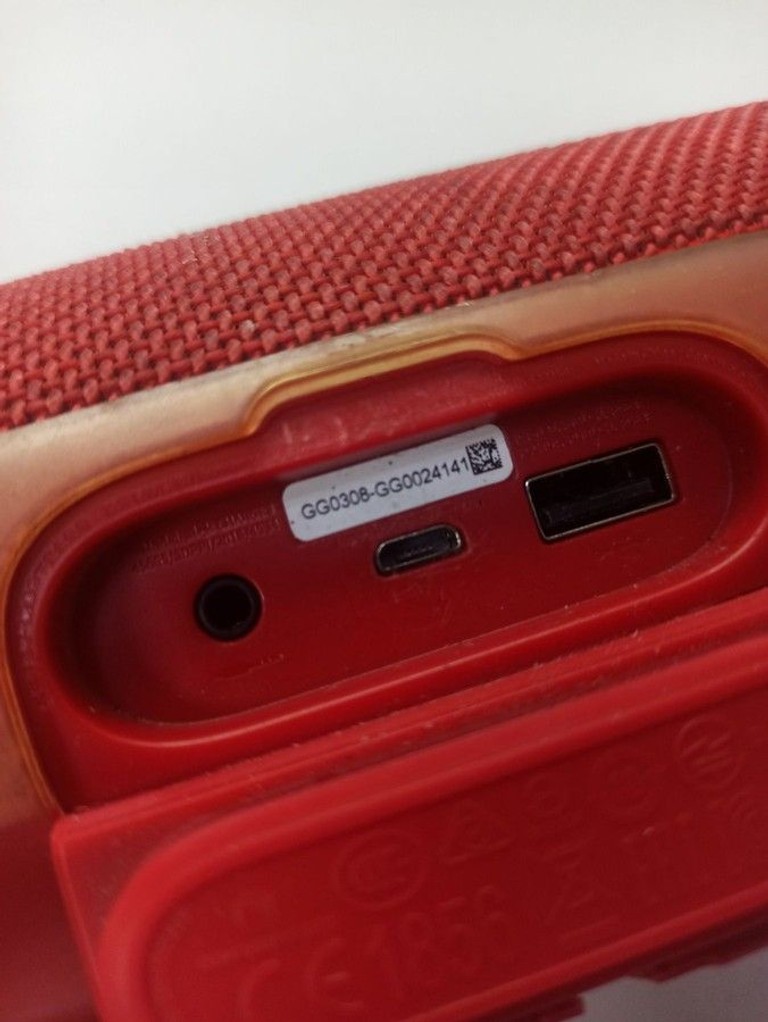 Объявление Jbl charge 3 Б/У