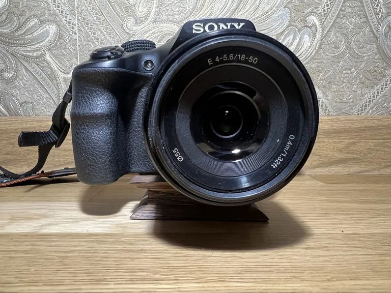 Купить Sony Alpha 3500 {18-50mm f/4-5.6} Б/У
