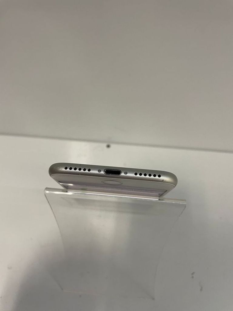 Apple iphone 7 32gb Код:01-200473430. Изображение 6