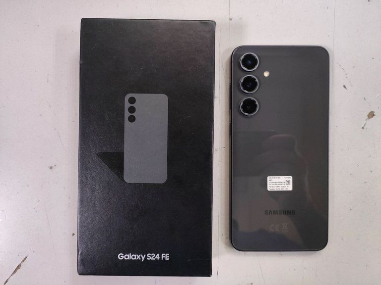 Купить Samsung galaxy s24 fe 8/128gb Б/У
