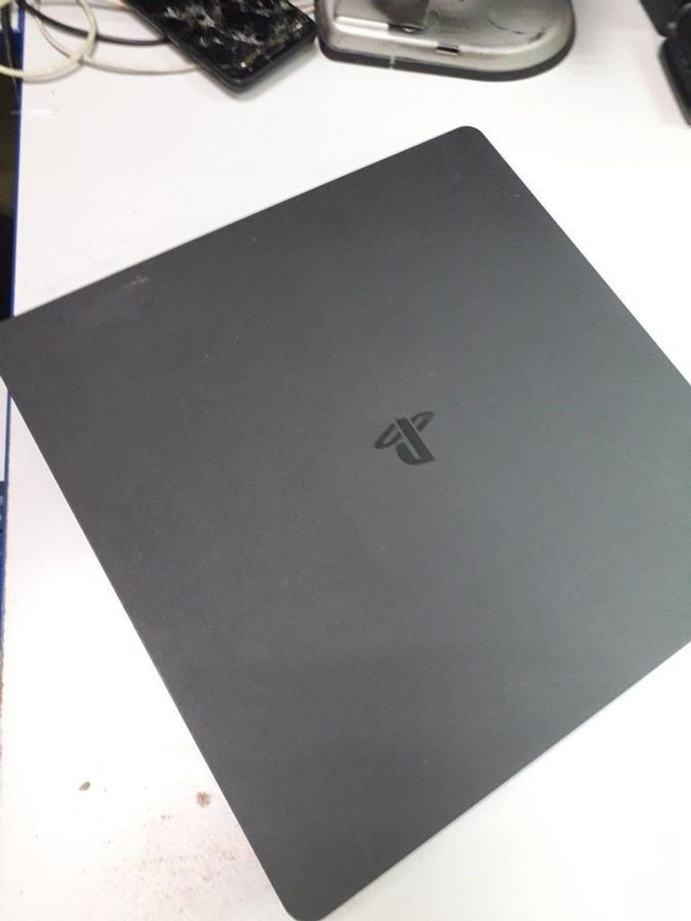 Купить  Sony PlayStation 4 Slim 1TB Black Б/У