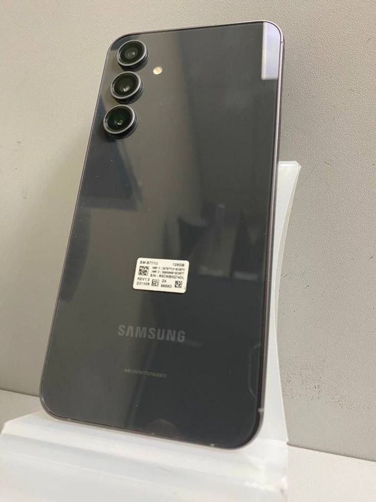 Оголошення Samsung galaxy s23 fe sm-s711b 8/128gb Б/У