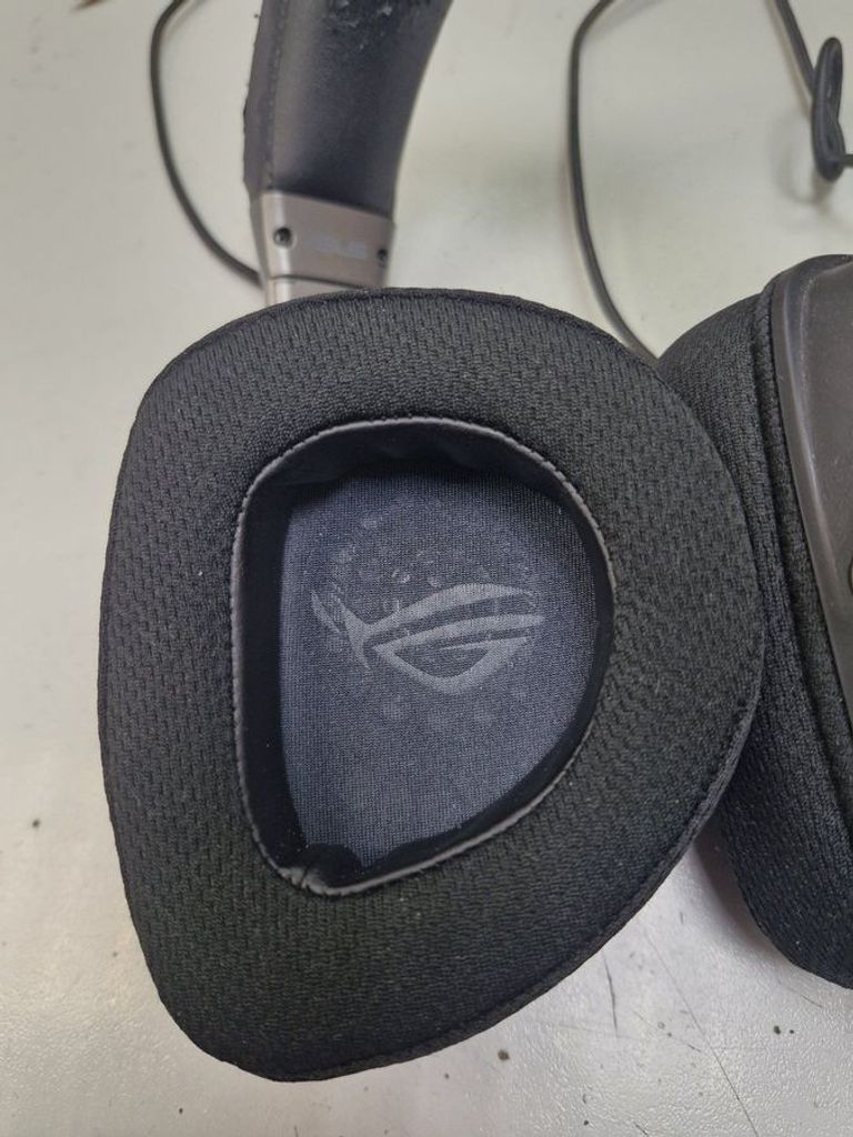 Оголошення Asus rog delta Б/У