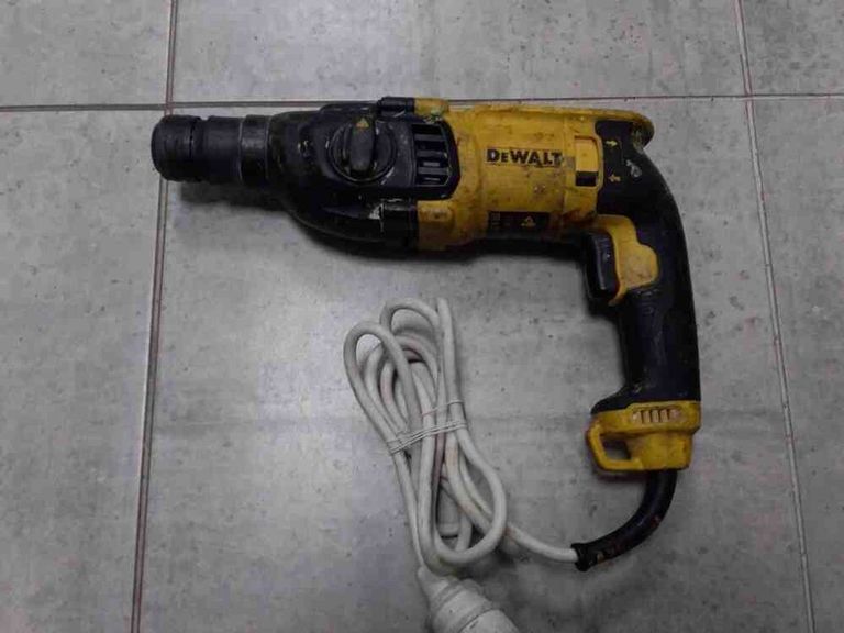 Dewalt D25133K