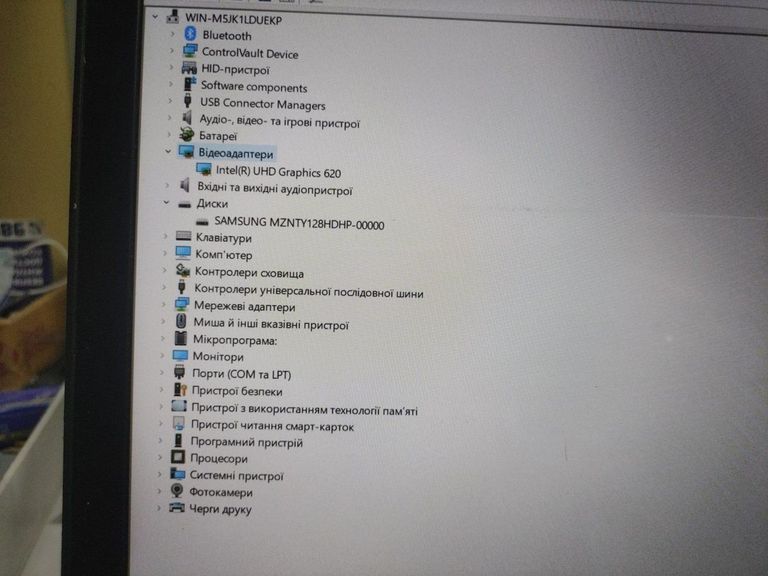 Дешиво Dell 15/core i7 8650u ddr3/8gb ddr3/hdd *відсутній/ssd 128 gb/*інтегрована с ломбарда
