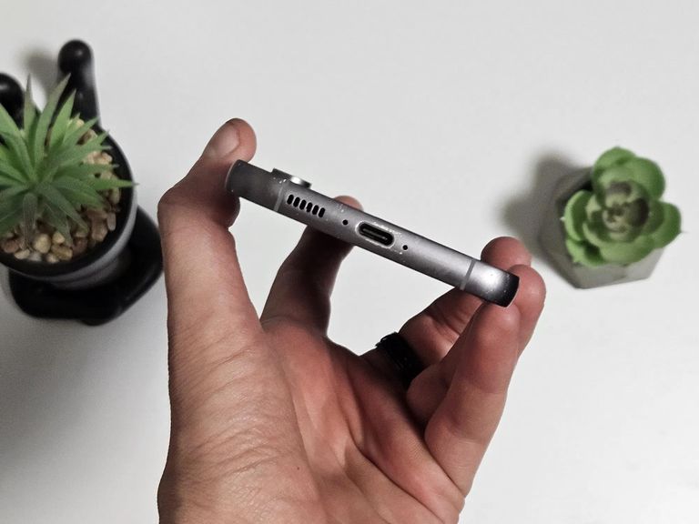 Samsung Galaxy S23 FE SM-S711B 8/128GB Graphite Код:null. Изображение 7