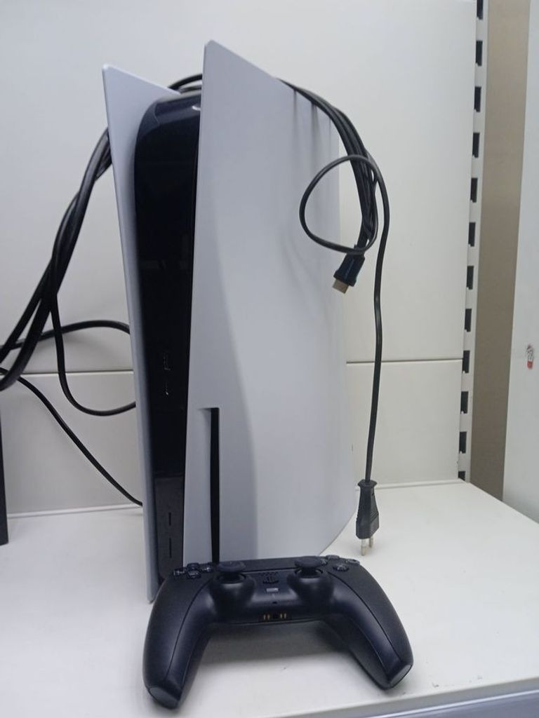 Купить Sony PlayStation 5 825GB Б/У