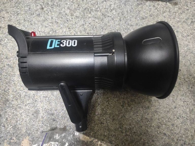 Купить Godox de-300 Б/У
