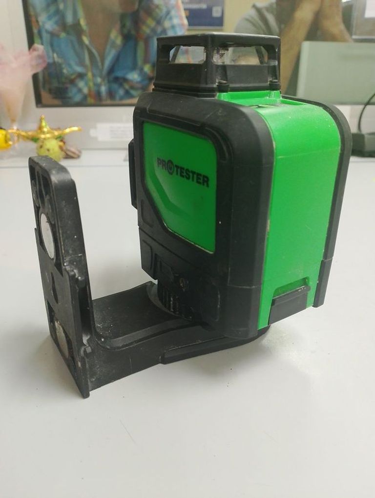 Дешево Protester LL412G з ломбарду