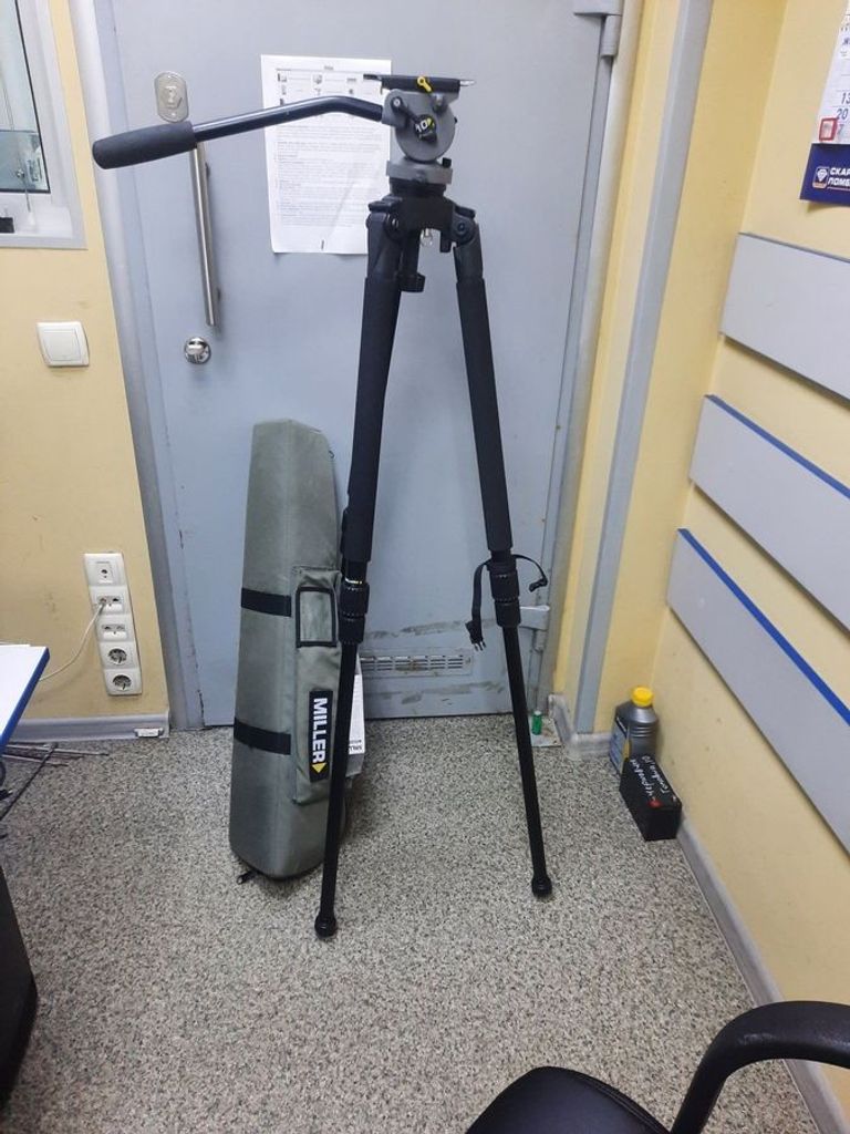 Дешево Miller ds-10 fluid head з ломбарду