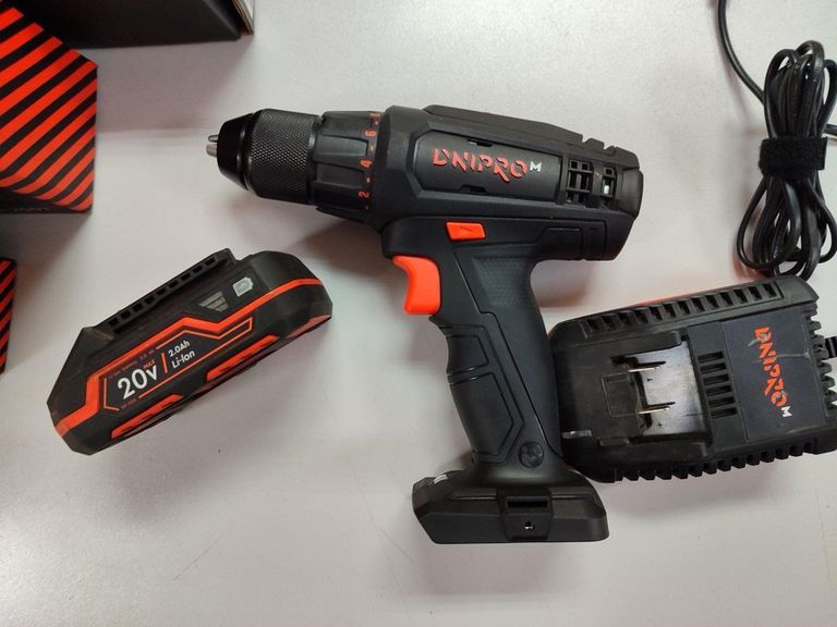 Оголошення Dnipro-M cd-200bc ultra 2021 1акб 2аh зп Б/У