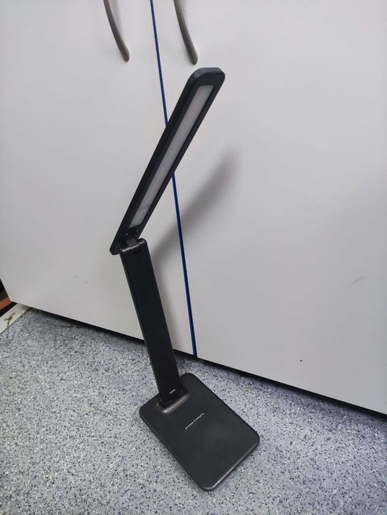 Купити Лампа З Бездротовою Зарядкою mt-860 Б/У